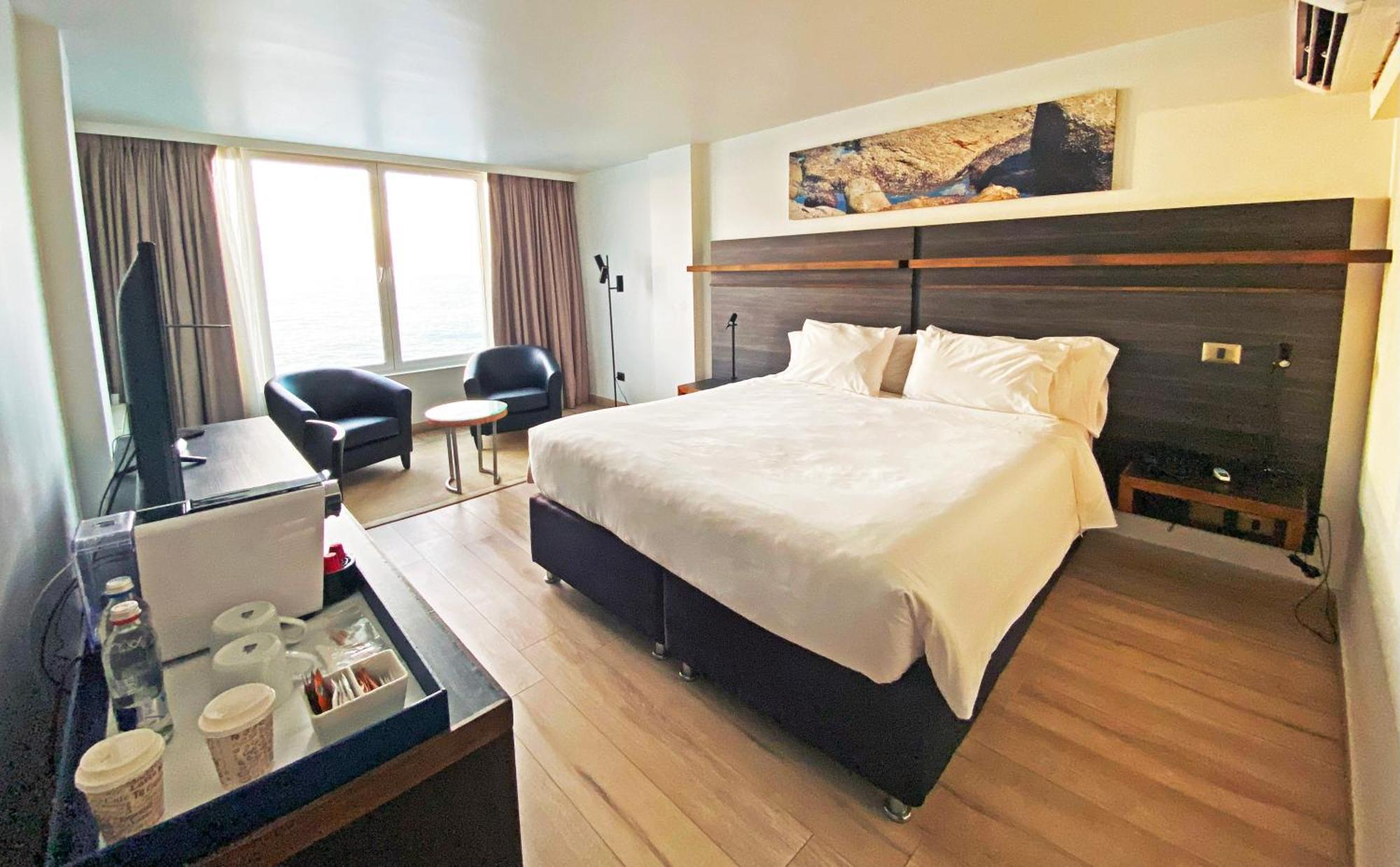 Radisson Blu Acqua Hotel & Spa Concon Bagian luar foto A room at the hotel
