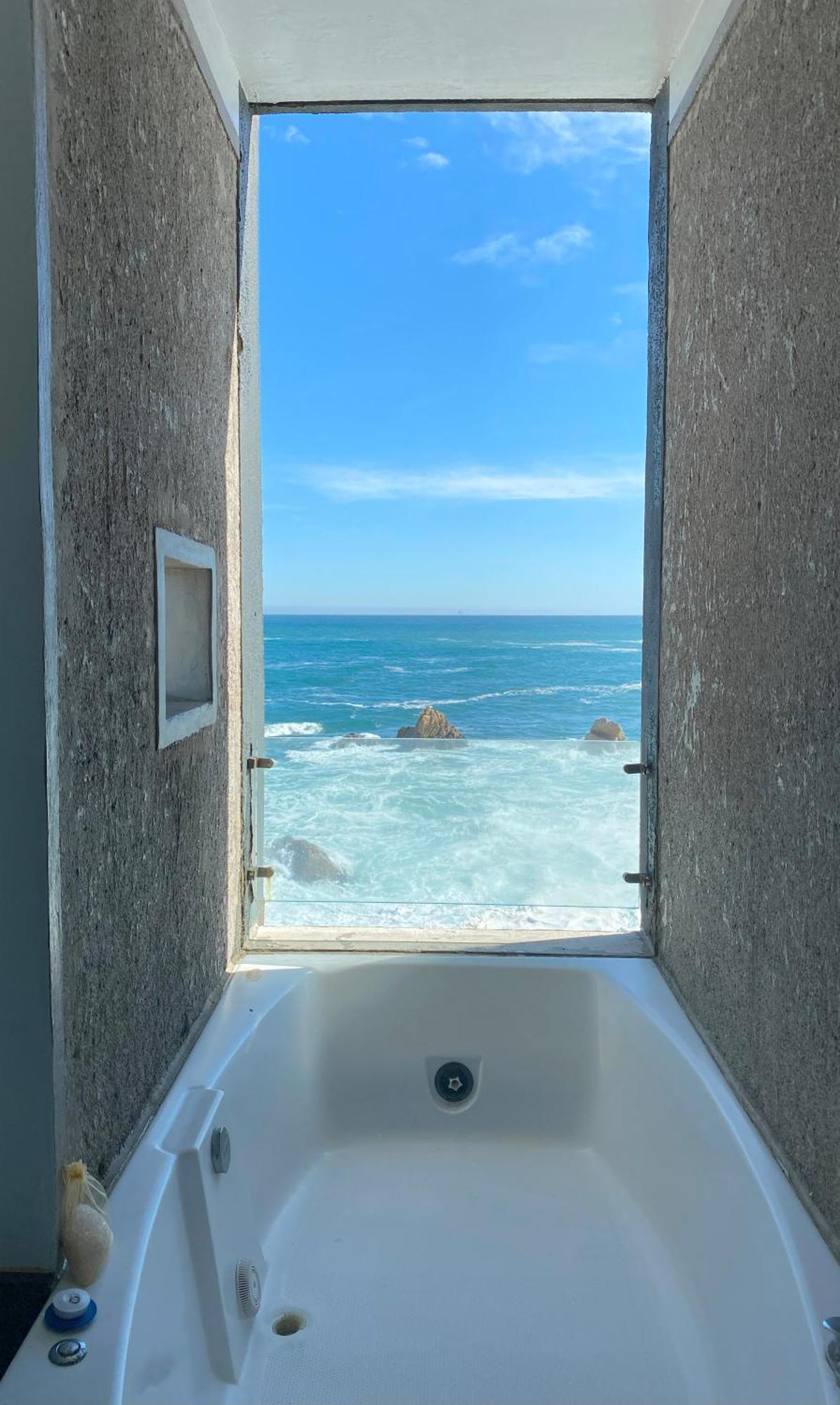 Radisson Blu Acqua Hotel & Spa Concon Bagian luar foto View from the window of the lighthouse
