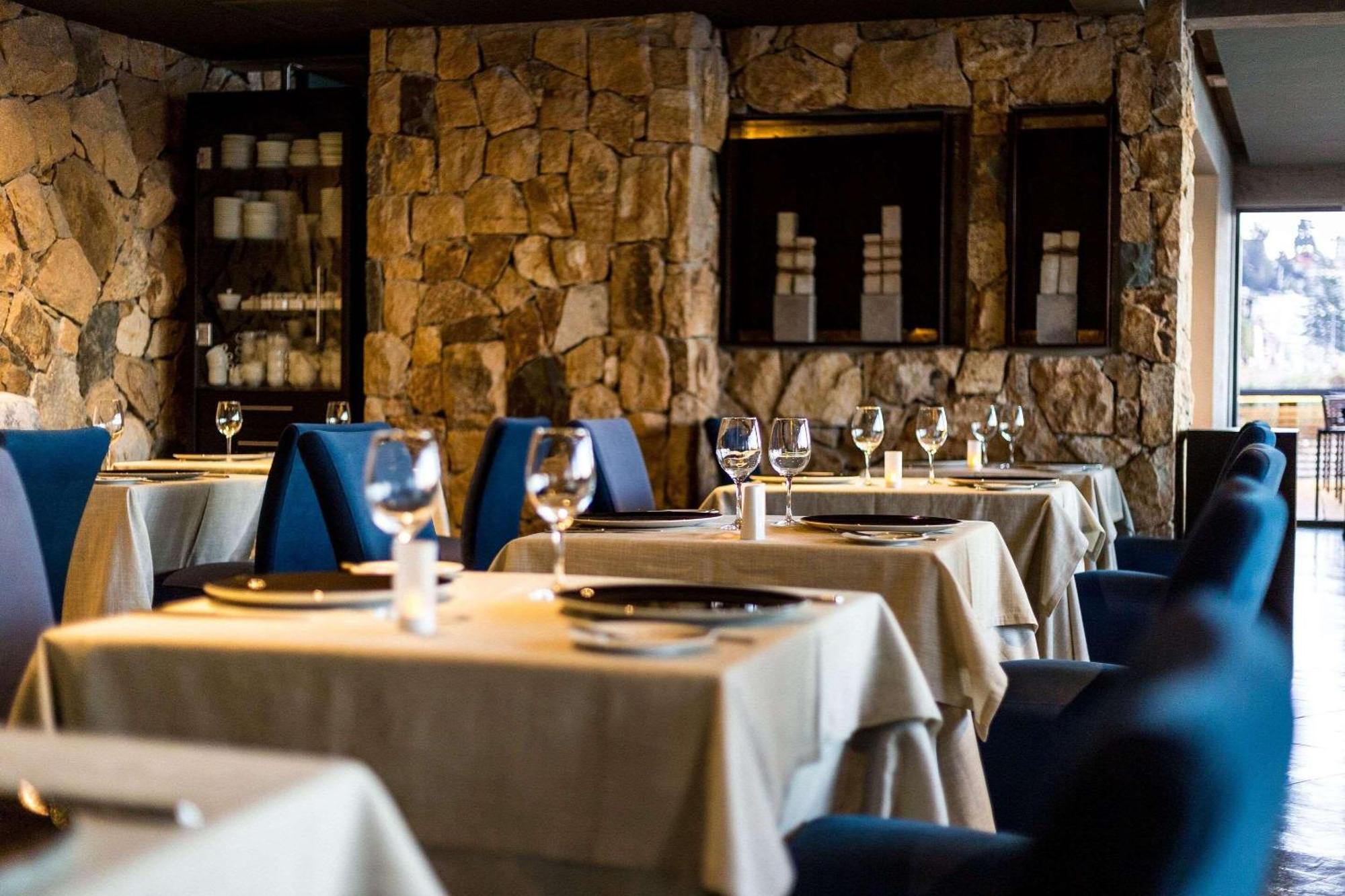 Radisson Blu Acqua Hotel & Spa Concon Bagian luar foto Restaurant interior