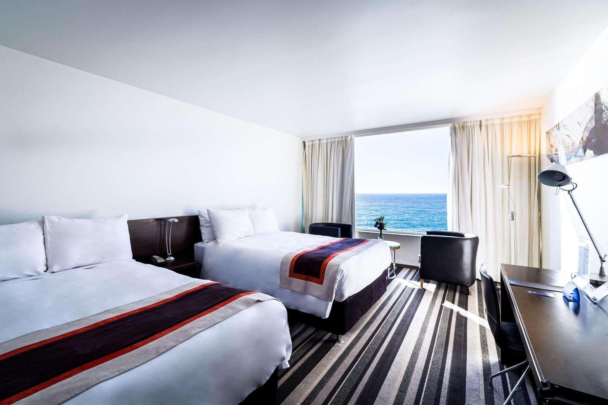 Radisson Blu Acqua Hotel & Spa Concon Bagian luar foto A room at the hotel