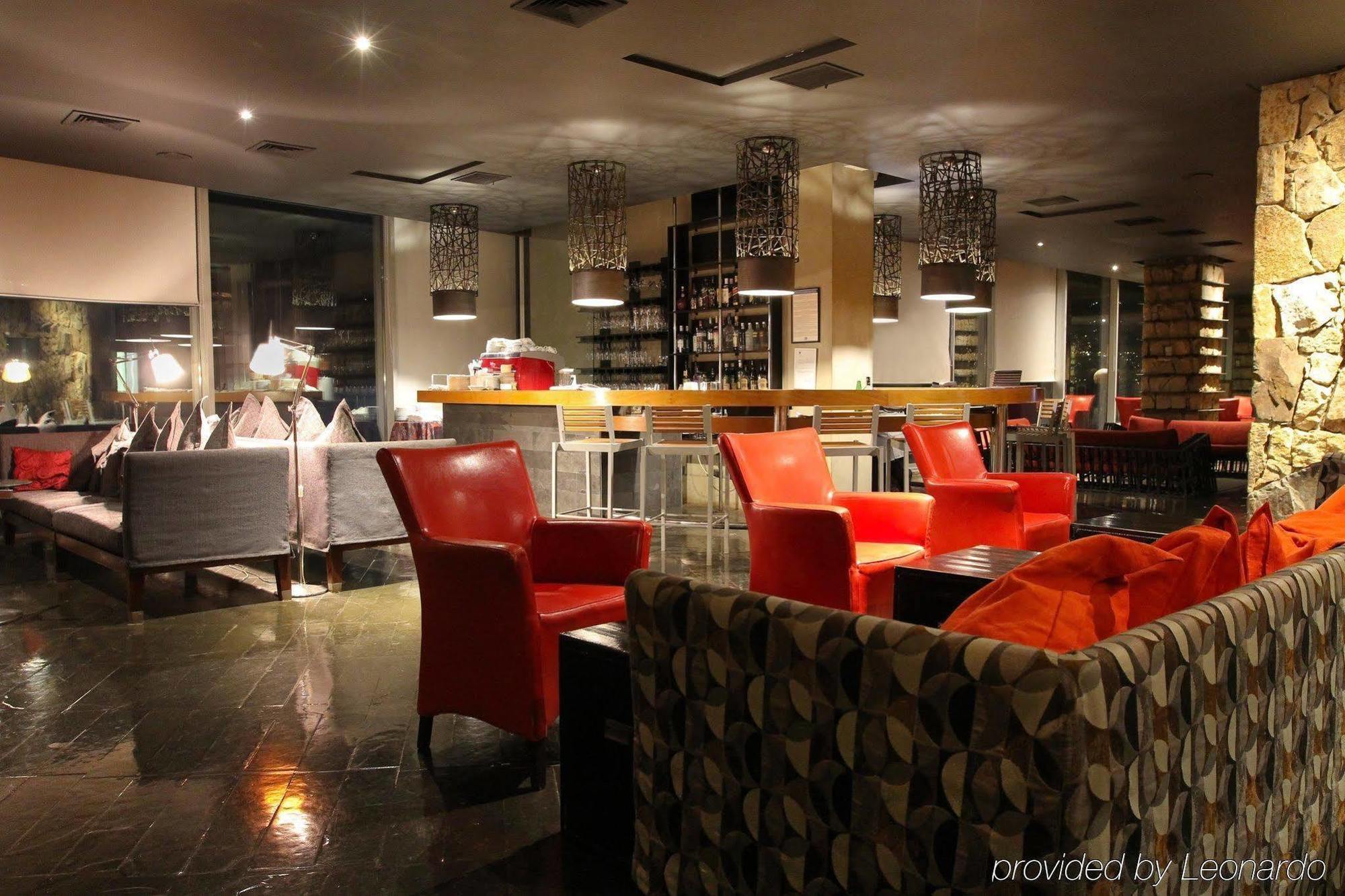 Radisson Blu Acqua Hotel & Spa Concon Bagian luar foto The lounge at the airport