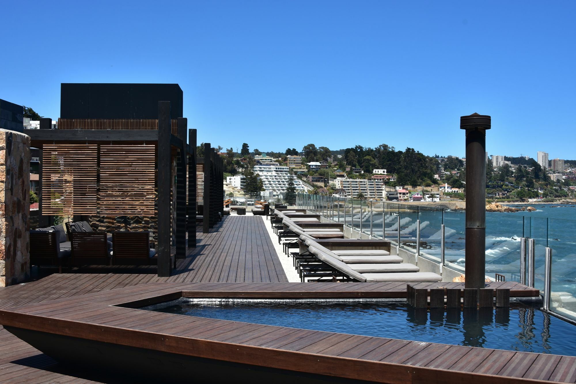 Radisson Blu Acqua Hotel & Spa Concon Bagian luar foto Rooftop pool at the Hotel Kabuki